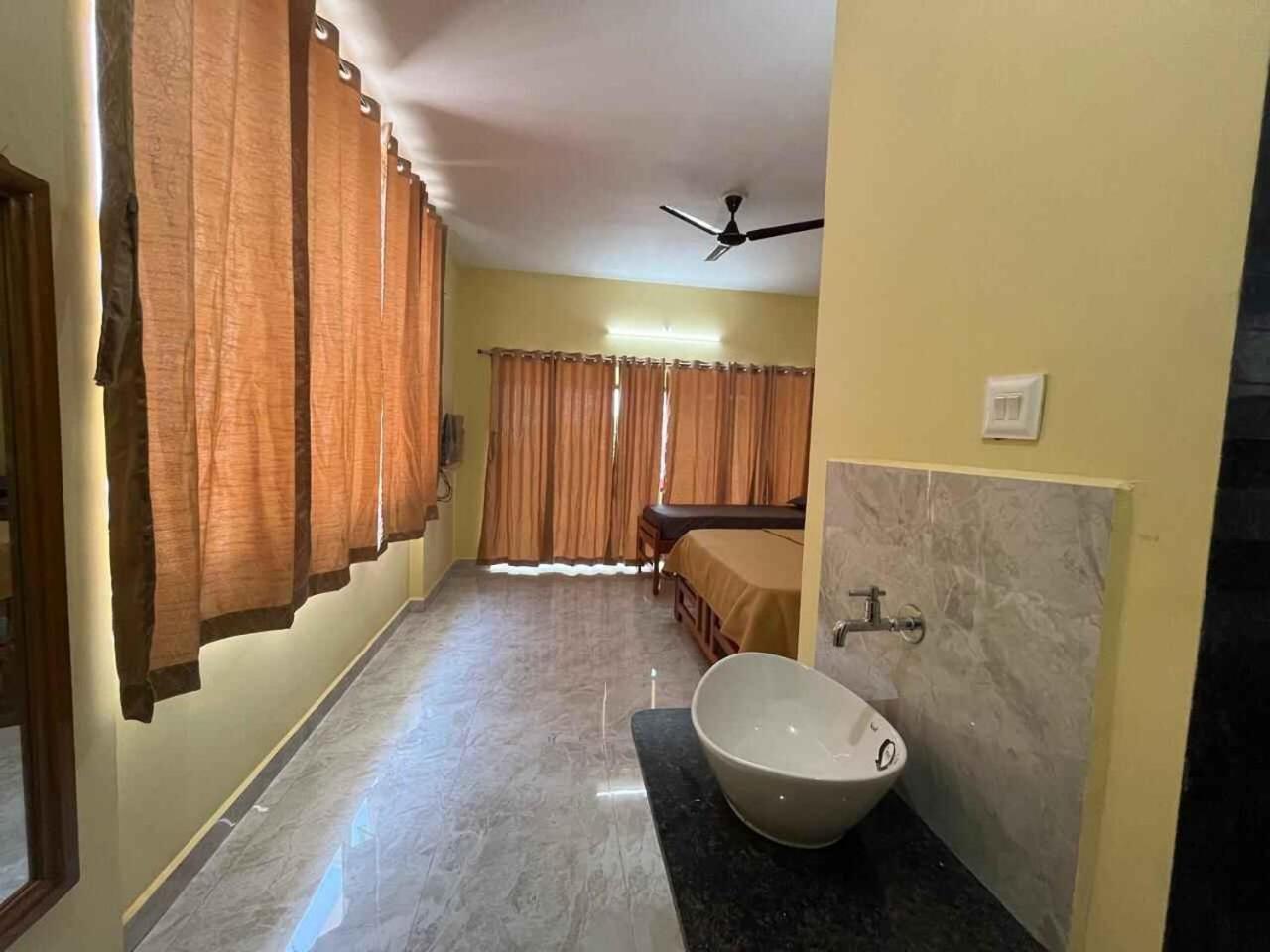 Vengurla Klub Khavana- The Exclusive Beachfront Resort מראה חיצוני תמונה